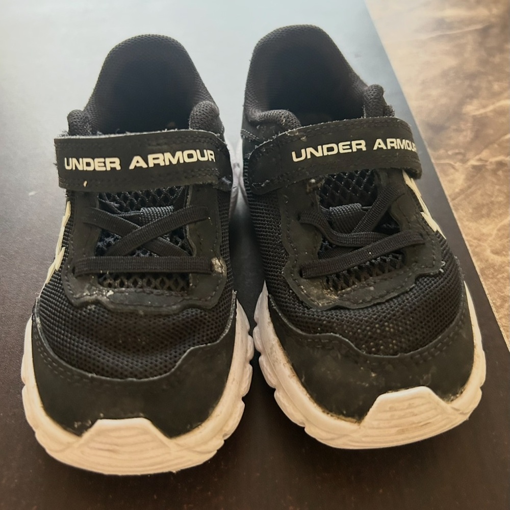 Kid’s shoes Bundle.Size 6 - Picture 3 of 8